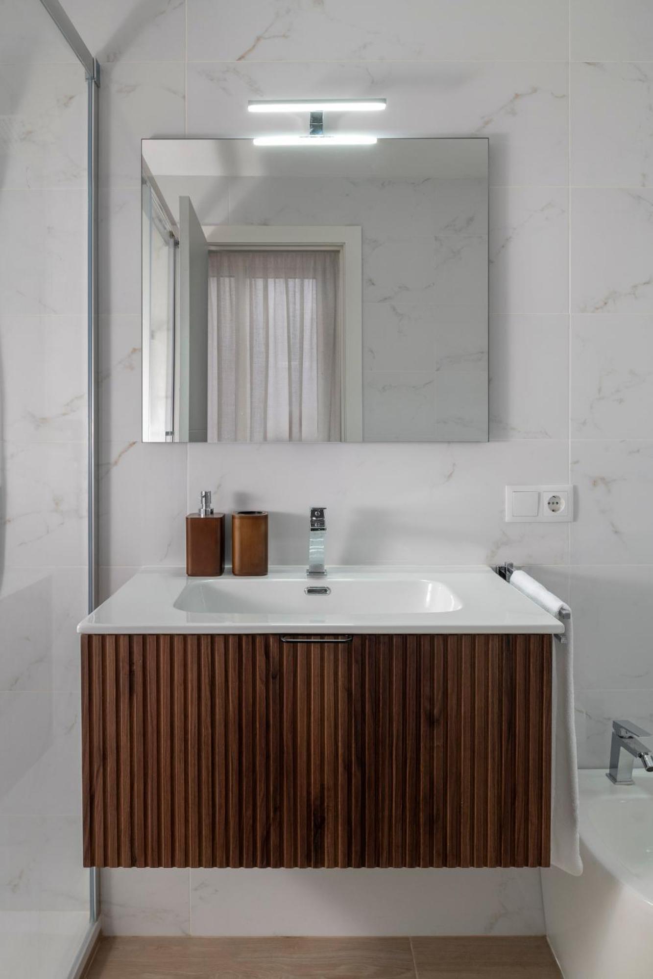 Alohamundi Plaza Nueva Apartment Seville Ngoại thất bức ảnh