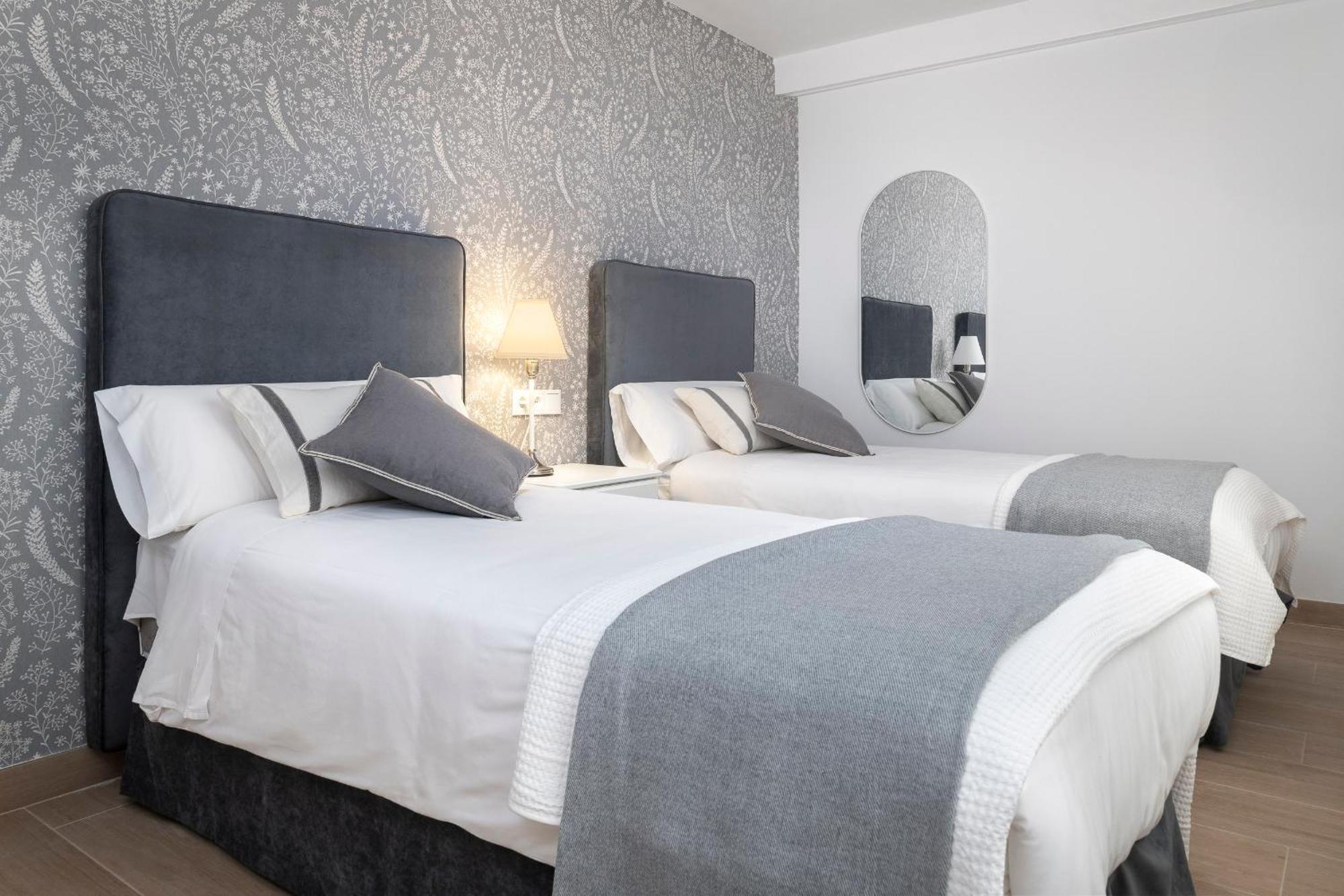 Alohamundi Plaza Nueva Apartment Seville Ngoại thất bức ảnh